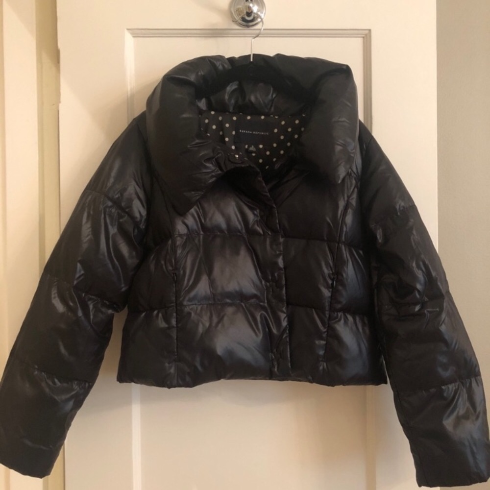 Banana Republic Puffer Coat. Never worn. NWOT.